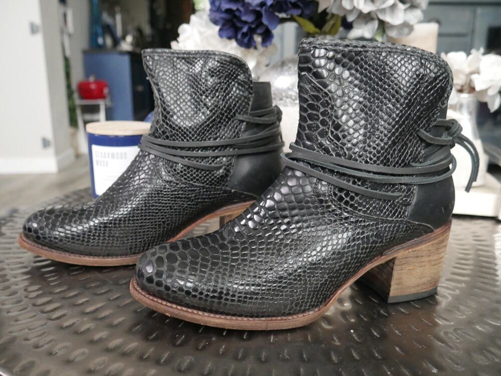 NEW Freebird Casey Python snake embossed Boots 10